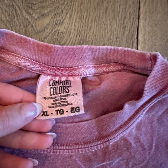 Comfort Colors Texas Tech Pink/Red Hand Graphic Tee - Picture 3 of 5